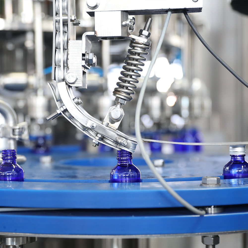 Piston Type Servo Motor Driven Glass Bottle Ropp Cover Filling Machine Featuring PLC Control System for Production Lines